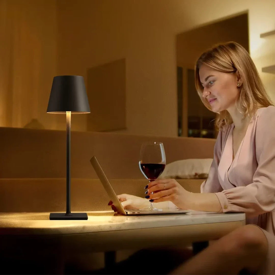 Luminária Florença Sem Fio com Acendimento ao Toque