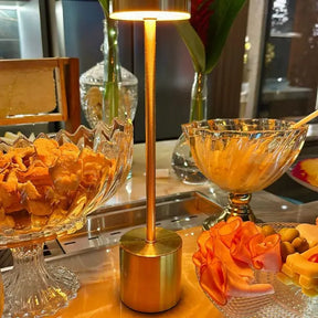 Luminária de Led Mendoza com Acendimento ao toque (Desconto progressivo)