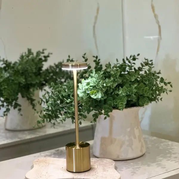 Luminária de Led Mendoza com Acendimento ao toque (Desconto progressivo)