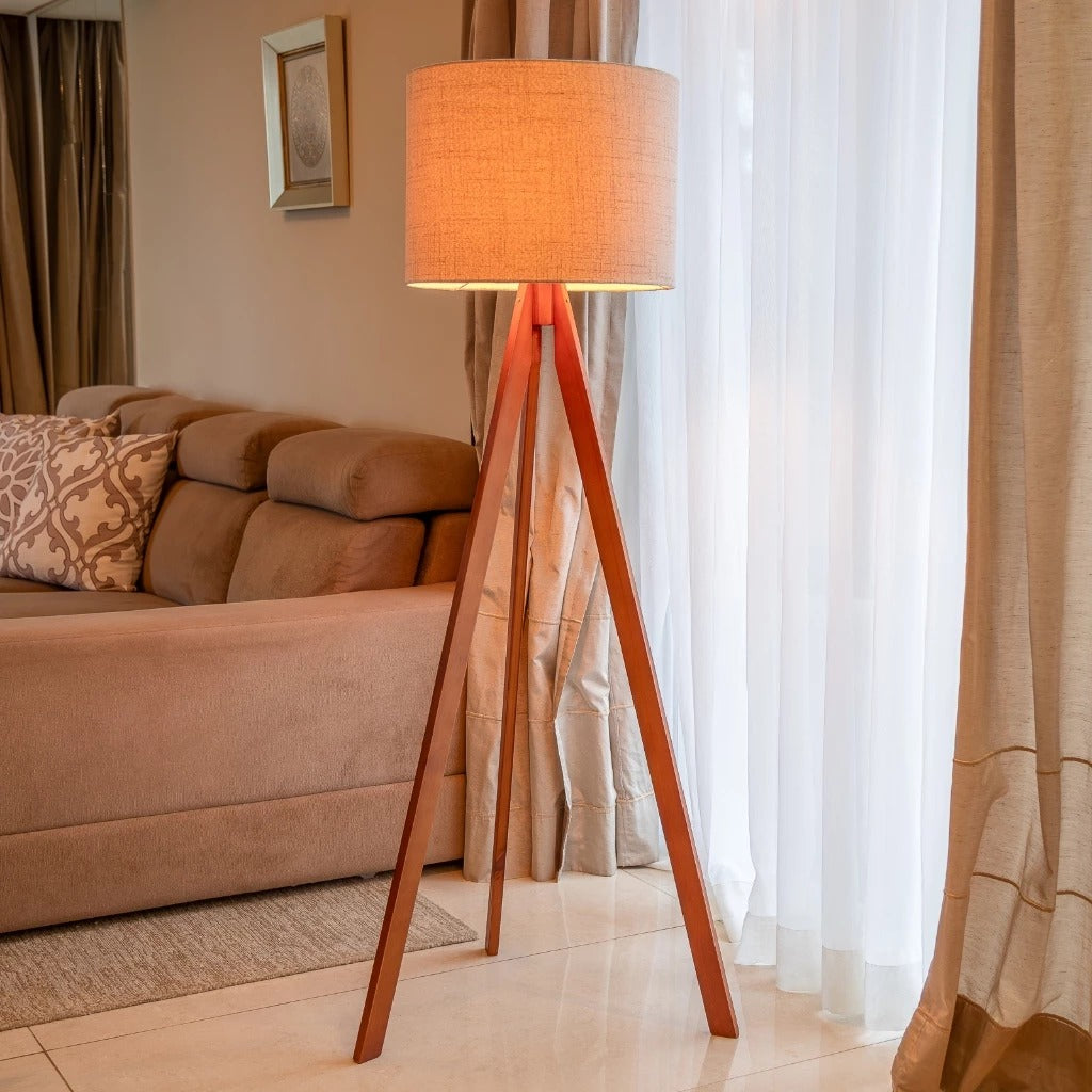 Luminária Tripé Base Madeira Camboja