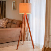 Luminária Tripé Base Madeira Camboja