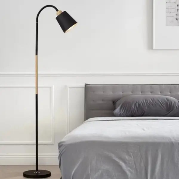 Luminária de chão Preta